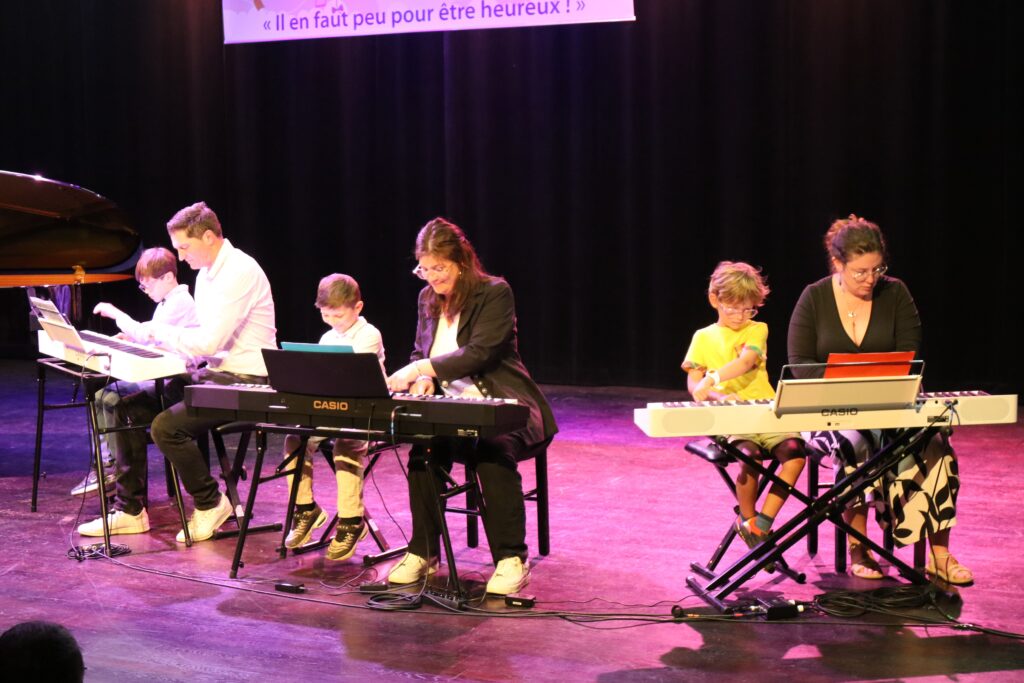 Armelle, Matteo, David, Baptiste, Celine et Guilhem